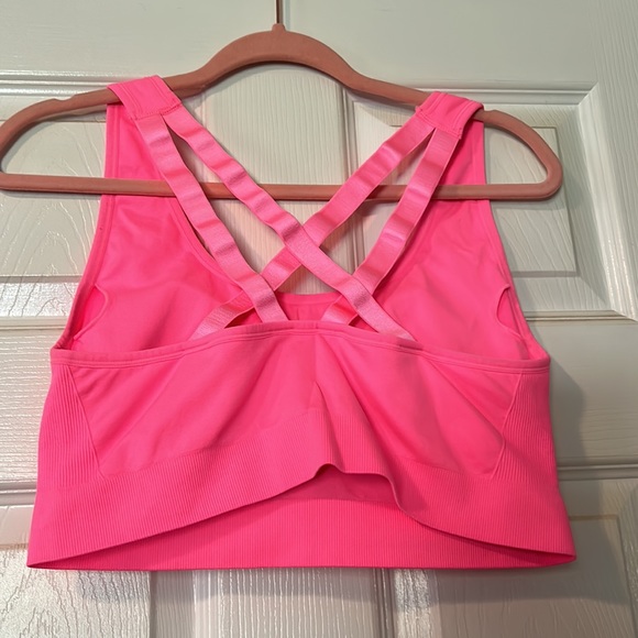 XL Neon pink Puma workout top - Picture 3 of 3